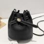 Guangzhou Source 2024 New Simple Bucket broadband Locking Buckle Small Bag Korean Version Leisure Solid Color One Shoulder Bag