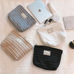Fashion Solid Color Large Capacity Cosmetic Bag Custom Embroidery Lace Fabric Travel Bag Portable Makeup Pouch