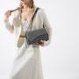 A niche new fashion single shoulder diagonal span minimalist small square bag