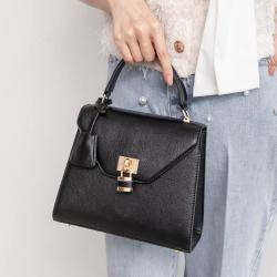 2024 Retro New Style Premium Texture Women Cream Color Pu Leather Square Handbags Hot Selling Shoulder Bags For Ladies
