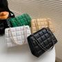 2023 New French Style Simple ins Fashion Underarm Shoulder Bag Quality Ladies Purses And Handbags