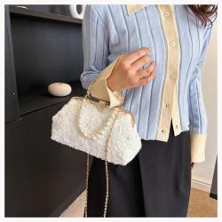 HR667 Women New Designed Dinner Clutch Handbag Fashion Rose Plush Embroidered Pearl Chain Shell Bag Ladies Luxury Party Bag