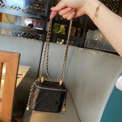 2024 new brand mini diamond bag trendy chain one shoulder portable messenger embroidery small square bag