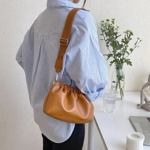 Korean new style women's messenger bag fashion trend single shoulder bag fold wide shoulder strap clip dumplings