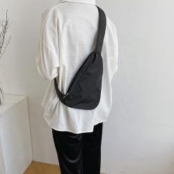 Wholesale Men Women Crossbody Bags Custom Logo Nylon Sling Bag Personality Soft Shoulder Simple Messenger Bag For Women