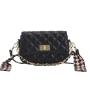 Factory direct wholesale Chains Shoulder Bag Scarves Crossbody Bag Fashionable Messenger Bag