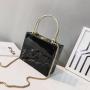 New Fashion Acrylic Handheld Box Bag