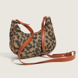Leopard Print Underarm Female Hand 2024 Autumn/Winter Instagram New Fashion Female Hand Bill Shoulder Underarm Bag