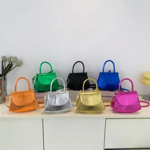 2023 New Shiny Stone Tide Waterproof Handbag Harbor Style Retro Foreign Style Chain One Shoulder Bag Ins Cross Body Bag Fashion