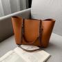 New women's retro simple and large capacity portable shoulder bag