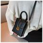 2022 New Korean Versatile One Shoulder Crossbody Fashion Small Square Bag Vintage Bag Women