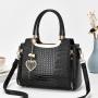 2023 New model Ladies shoulder bags and purse fashion colors leather handbags women's tote bags with heart shape pendant