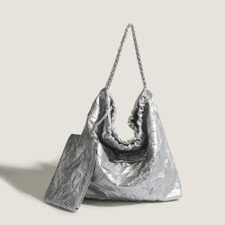 Trash Underarm Women 2024 New Large Capacity Tote Shoulder Bag Senior Sense Commuting Chain Bag