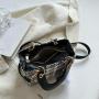 ZR301 Small Cloth Handheld Women's Bag 2023 New Fashion Versatile One Shoulder Crossbody Bag Checked Small Square Bag