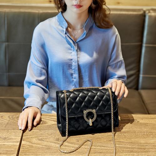 Fashionable Shoulder Rhombus Diamond-Type Lattice Bag For Women Buttons Carry The Bag