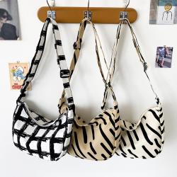Summer High Capacity Fresh Sweet Ladies Bucket Bag 2022 New Style Fashion Japanese Retro Canvas Bag Student Stripe Messenger Bag