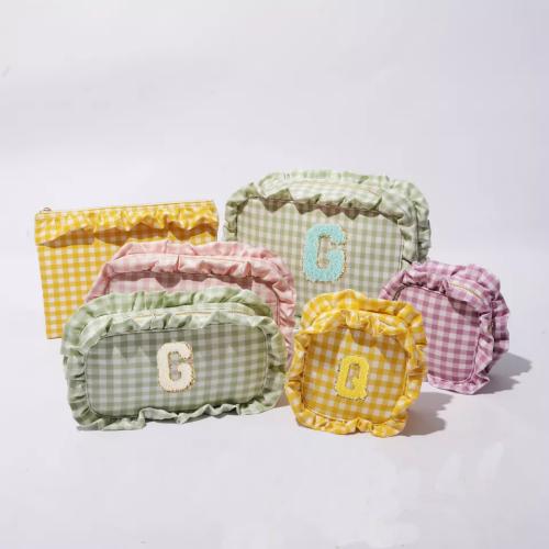 Keymay Stock Women Makeup Bag Travel Gingham Ruffle Nylon Toiletry Bag Personalized Personalized Square Plaid Cosmetic Bag