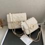 2024 New Fashion Korean Single Shoulder Bag Messenger Small Square Bag Diamond Lattice Chain Pearl Lock Women's Bag