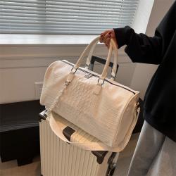 Custom Logo Crocodile PU Leather Waterproof Fitness Bag Outdoor Weekend Sports Travel Chain Tote Duffle Bag