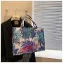 Large Capacity handbag 2023 new fashion printed canvas for women commuting tote bag