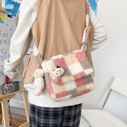 2022 Fashion Lady Designer Bags Trending Girls Plush Polyester Plaid Pattern Sling Purse Student Cute Cross-body Messenger