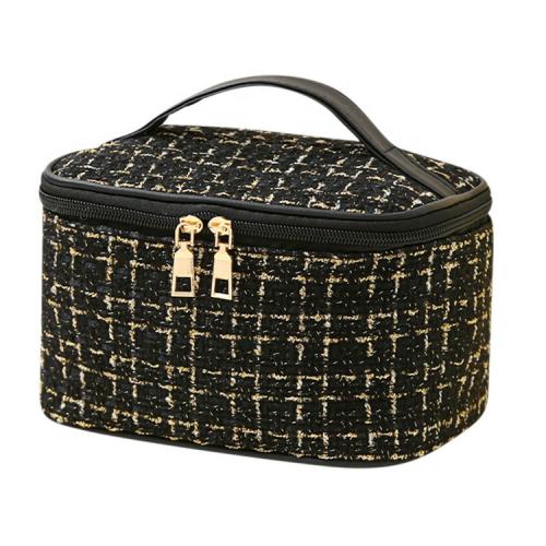 Cosmetic 2024 Large Capacity Travel Makeup Bag Trendy and Stylish Portable Cosmetic Organizer for Ladies
