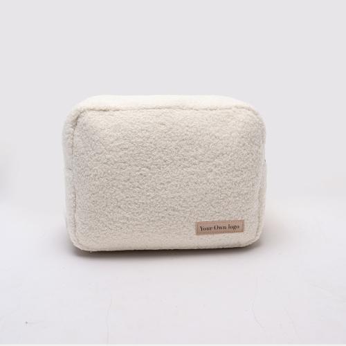 Wholesale Custom Logo Furry Teddy Velvet Makeup Bag Letter Patches Sherpa Toiletry Travel Bag Lamb Wool Sherpa Cosmetic Bag