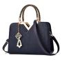 2023 New Fashion Women'S Handbag With Pearl Large Capacity One Shoulder Crossbody Bag Designer Handbag Wholesale