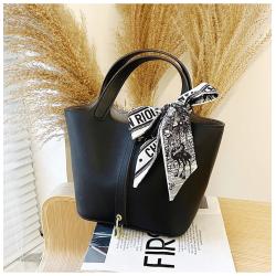 2022 New Fashion Lady Designer Bag All- Match Handbag with Scarf & Golden Lock for Women  Solid Color Pu Leather Tote Bag