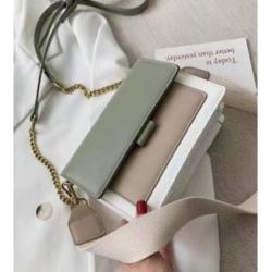 2023 New Pu Solid Women Fashion Handbags Pearlescent Wholesale Women Handbags Acrylic Chain Designer Shoulder Bags For Women