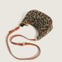 Leopard Print Underarm Female Hand 2024 Autumn/Winter Instagram New Fashion Female Hand Bill Shoulder Underarm Bag