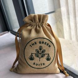 Custom Logo Embroidery Jute Hessian Burlap Gift Drawstring Bag Soft Beige Jute Coffee Tea Packaging Bag