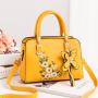 Hot Selling Women's Handbag Embroidered Simple Vintage Handbag for Ladies Shoulder Crossbody Bags