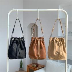 New design handbags nylon lady shoulder bag Fashion fold messenger bag for women PU stitching bucket small crossbody bag