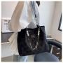 2024 New Summer Large Capacity Advanced Texture Women's Shoulder Bag Fashionable Tote Bag for College Students Ladies