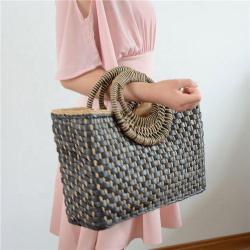 New design in 2019 simple and generous weaving ladies hand bags