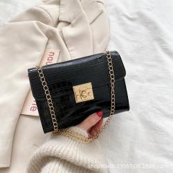 Wholesale factory women messenger bags 2024 fashion cheap price shoulder crossbody bag for women chain small square bag