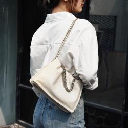 2024 new niche cowhide cloud pleated bag