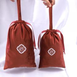 Recyclable Custom Logo Printed Brown Velvet Drawstring Clothes Shoe Dust Bag Packing Pouch Soft Luxury Velvet Shopping Gift Bag