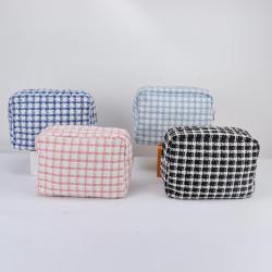 New Trend Stock Low MOQ Women Makeup Bag Large Capacity Tweed Fabric Plaid Custom Logo Travel Cosmetic Pouch