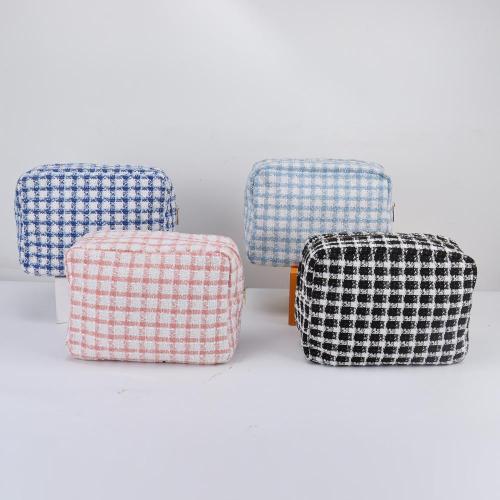 New Trend Stock Low MOQ Women Makeup Bag Large Capacity Tweed Fabric Plaid Custom Logo Travel Cosmetic Pouch