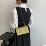 2023 New Metal Chain Women Fashion Handbags Pearl Buckle Wholesale Women Handbags  Popular Cross-Body Popular Quality Handbags