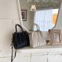Wholesale Design Shoulder Bag Plain Creative Trend Fashion Lady'S Messenger Bag Striped Pleated Women'S Messenger Handbag