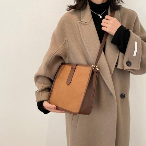 PU Leather Women's Messenger Bag 2024 New Design Bucket Bag Trendy and Fashionable Wide Strap Shoulder Single Crossbody Bag