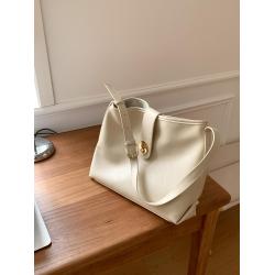 Factory Wholesale High Quality Leather Shoulder Bag Hot Black Classic Bag Lock Magnetic Buckle Ladies Shoulder Bag