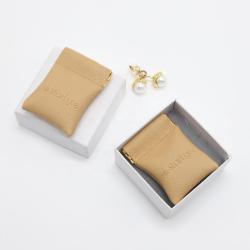 Custom Emboss Logo Closing Magnet Leather Flap Jewelry Ring Earring Storage Packaging Bag Luxury Leather Jewelry Pouch