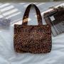 Winter personality large capacity popular new women's shoulder bag fashion leisure tote bag simple retro leopard velvet handbag
