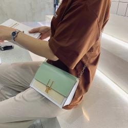 New Fashion Winter Plush Women Handbags China Wholesale Plush Lady Bags 2021 Girl Pure Color Cloud Handbags