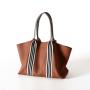 Primeira camada de couro novo nicho design bolsa simples e elegante