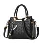 Factory Direct Wholesale bolsas Women Handbags Woven Shoulder Bag Large Capacity Crossbody Handbag With Pendant For Ladies